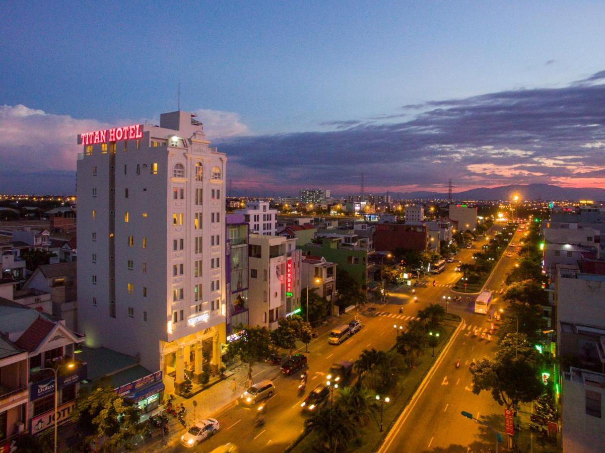 Titan Hotel Da Nang Bagian luar foto