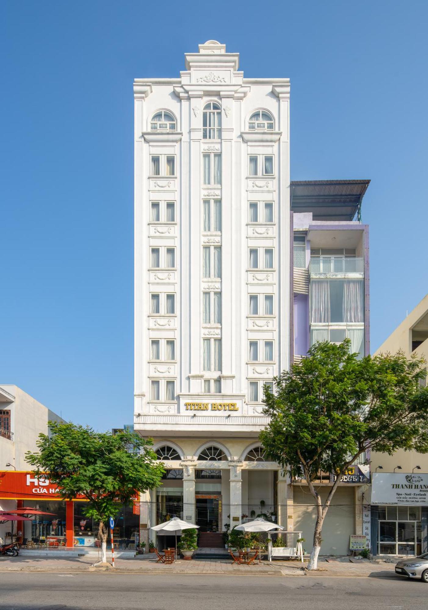 Titan Hotel Da Nang Bagian luar foto